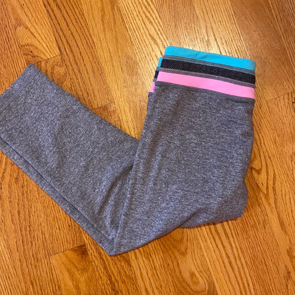 Grey ivivva cropped leggings